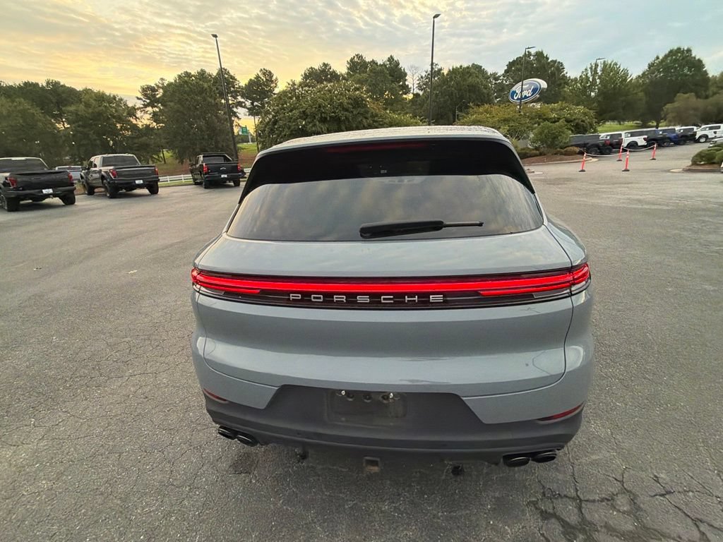 Used 2025 Porsche Cayenne AWD/4WD image 27
