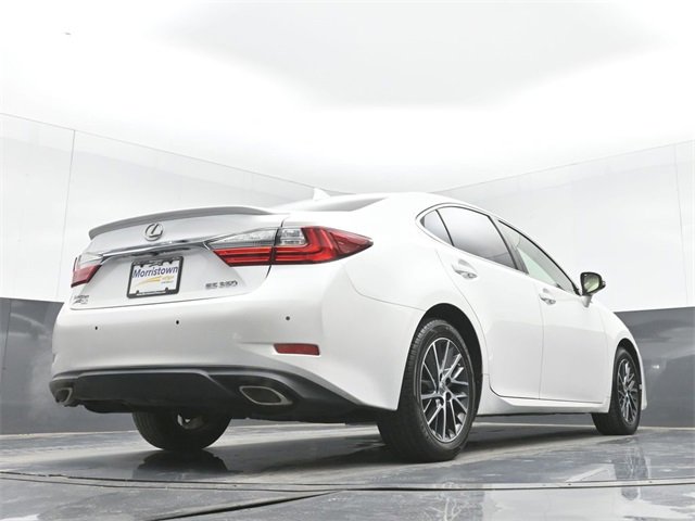 Used 2017 Lexus ES 350 w/ Luxury Package image 47