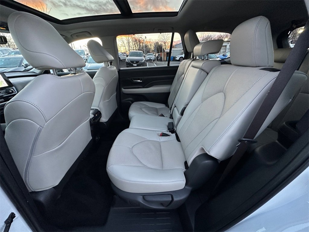 Used 2024 Toyota Grand Highlander Limited image 20