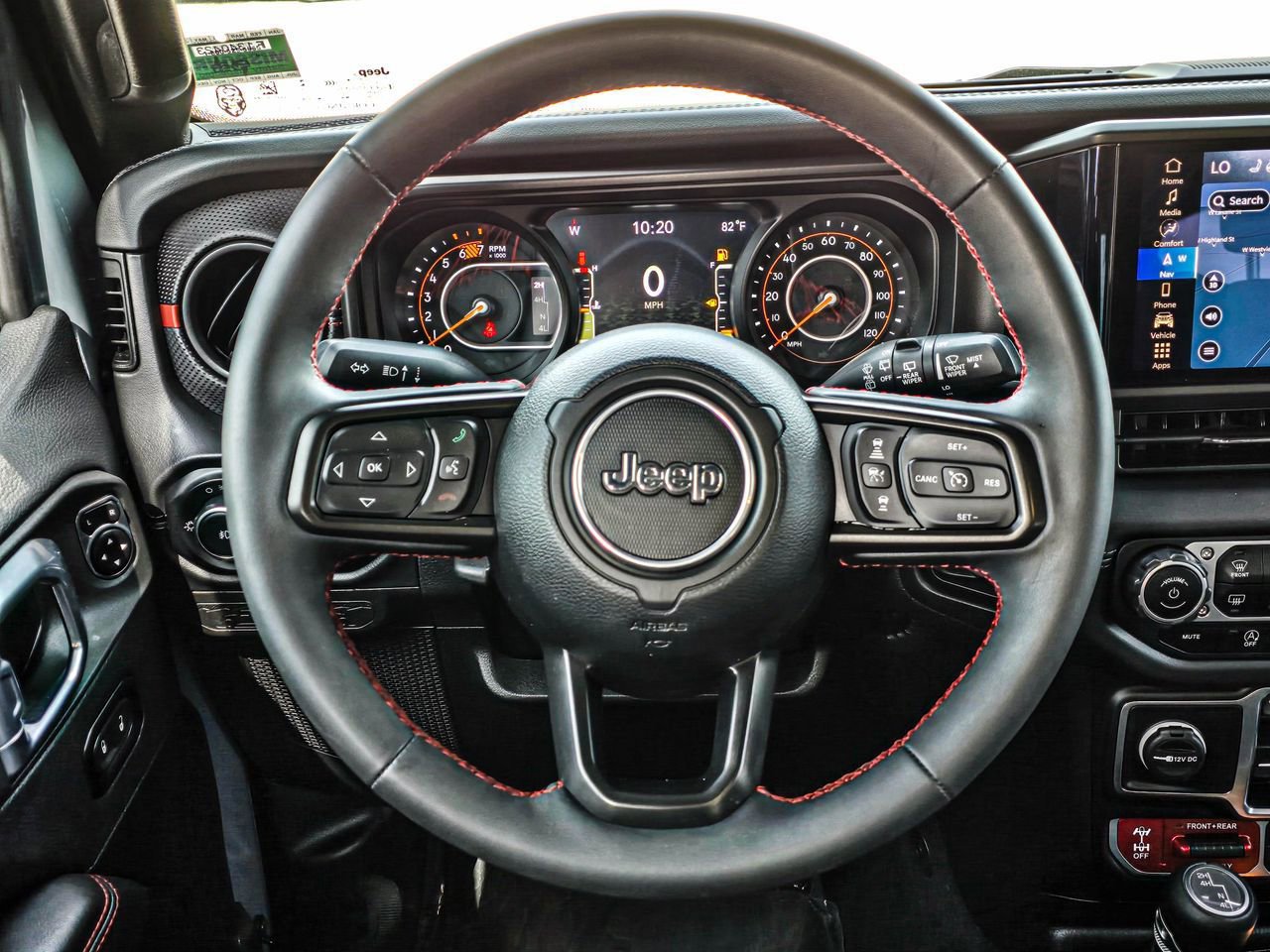 Used 2024 Jeep Wrangler Unlimited Rubicon w/ Technology Group AWD/4WD image 32