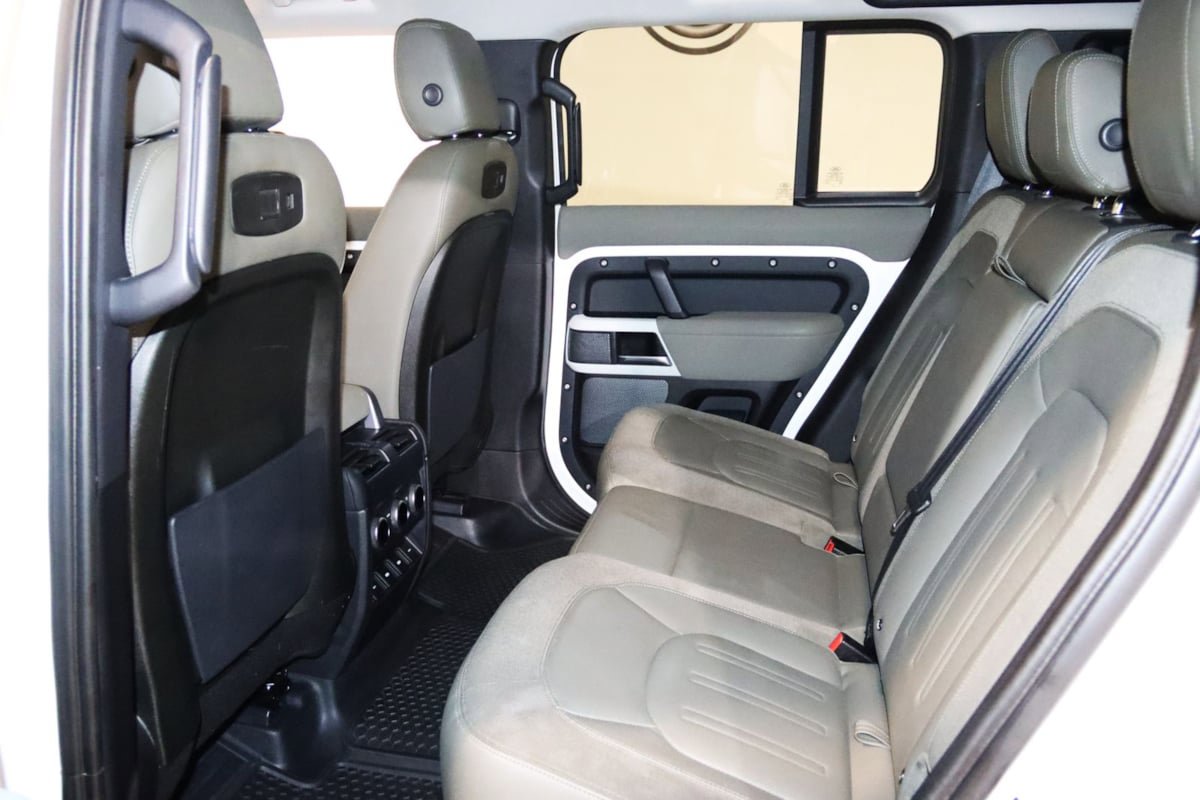 Used 2020 Land Rover Defender 110 SE AWD/4WD image 50
