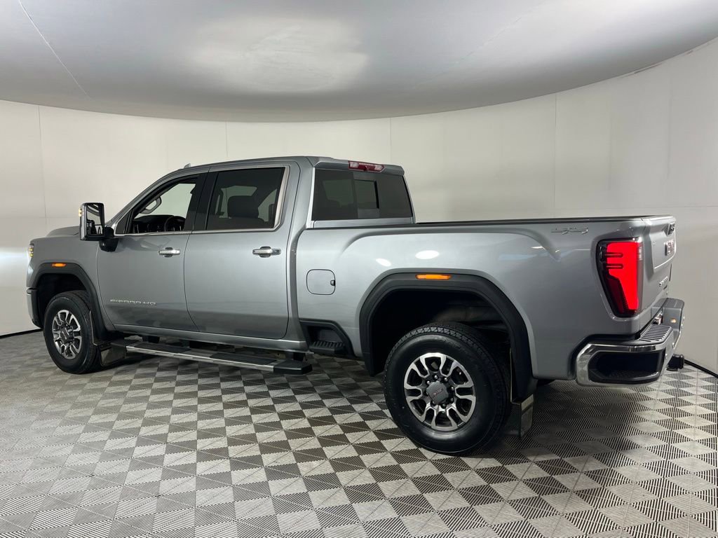 Used 2024 GMC Sierra 3500 SLT w/ SLT Convenience Package image 10