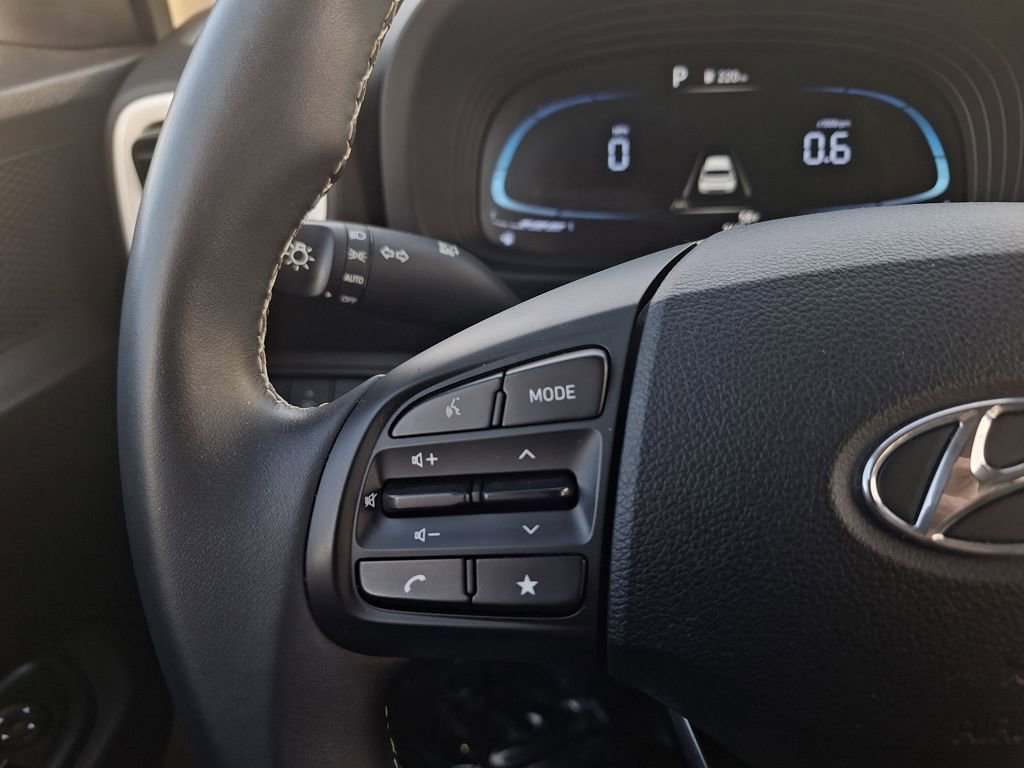 Certified 2023 Hyundai Venue Limited image 16