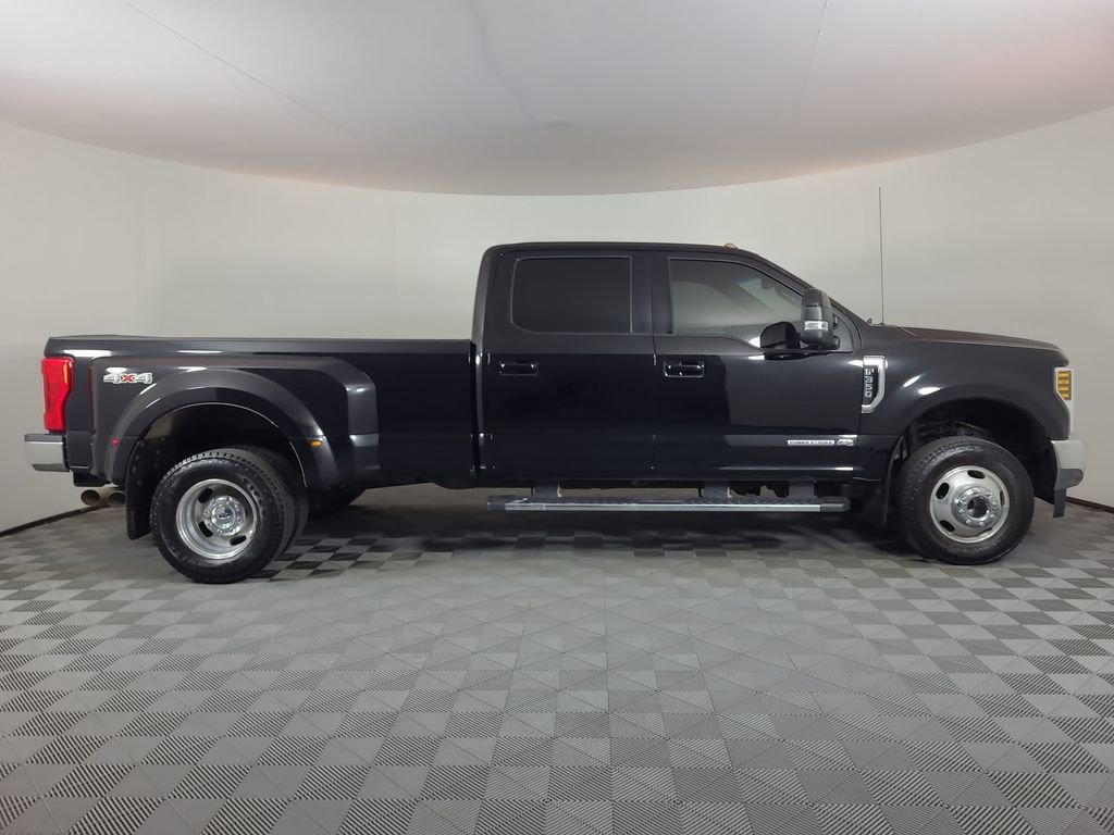 Used 2018 Ford F350 Lariat image 2