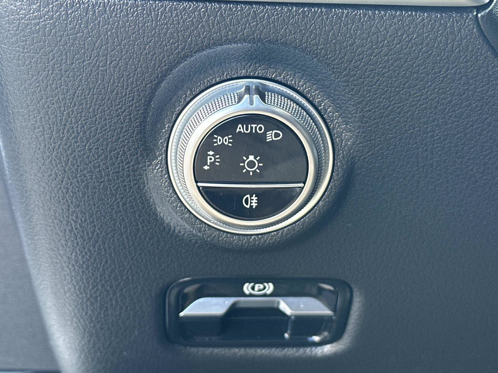 Used 2024 Mercedes-Benz C 300 4MATIC Sedan image 27