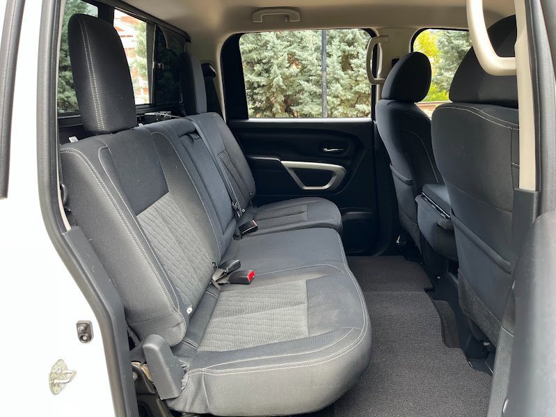 Used 2019 Nissan Titan SV image 38