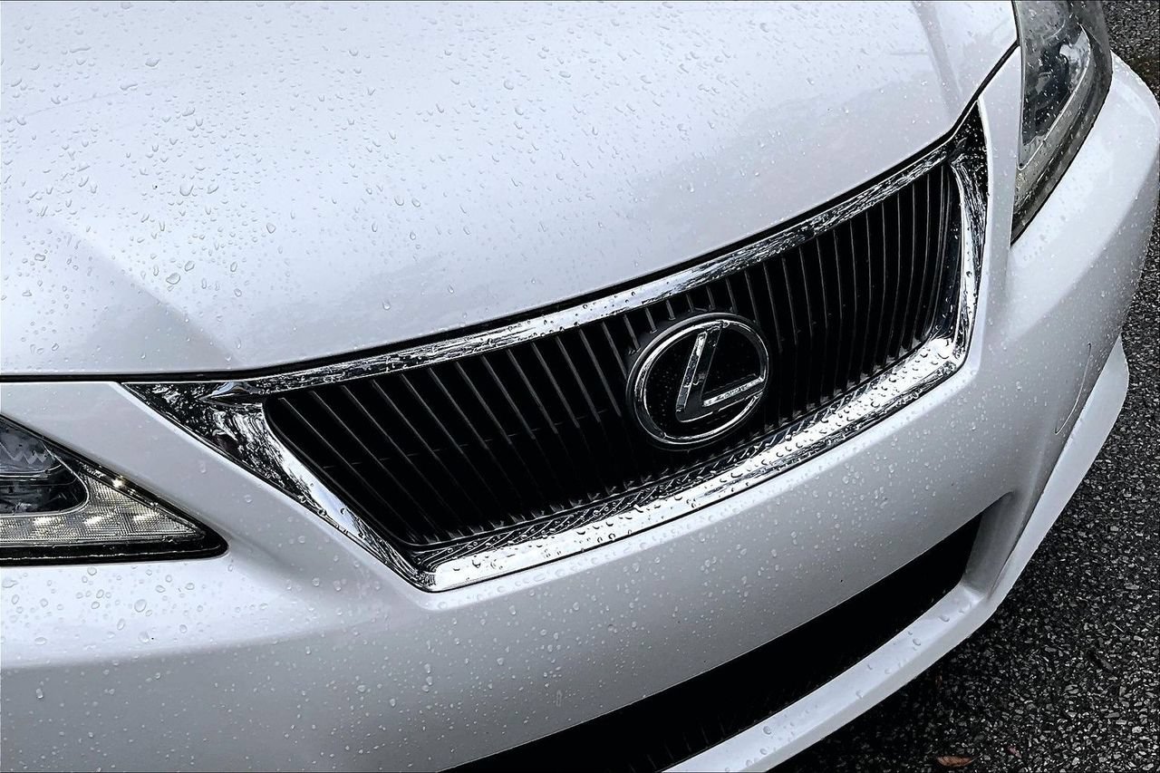Used 2014 Lexus IS 250C w/ Luxury Package RWD image 28