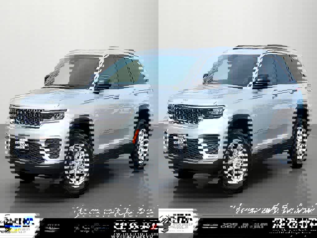 Used 2024 Jeep Grand Cherokee Laredo X image 1