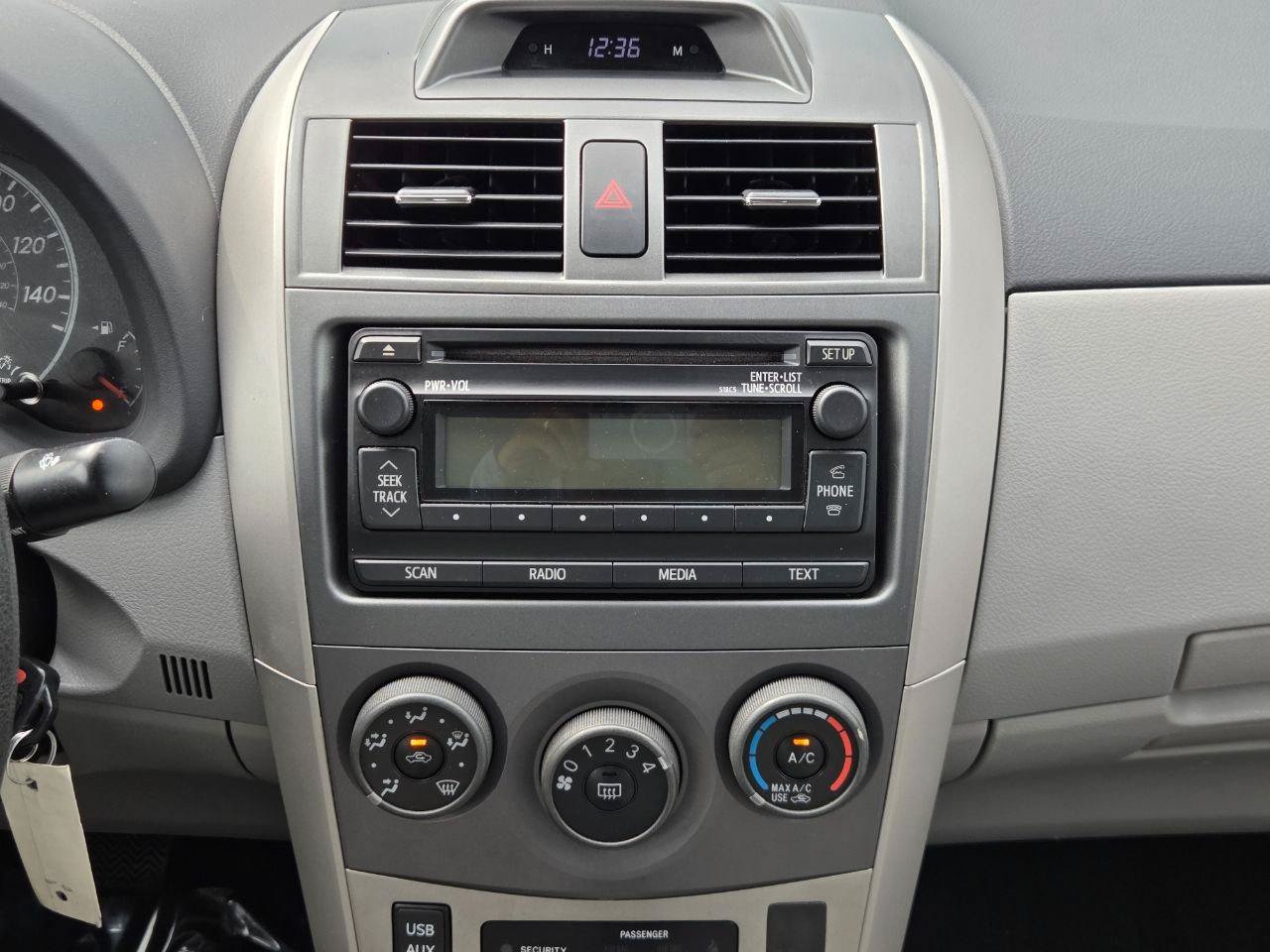 Used 2012 Toyota Corolla LE FWD image 21