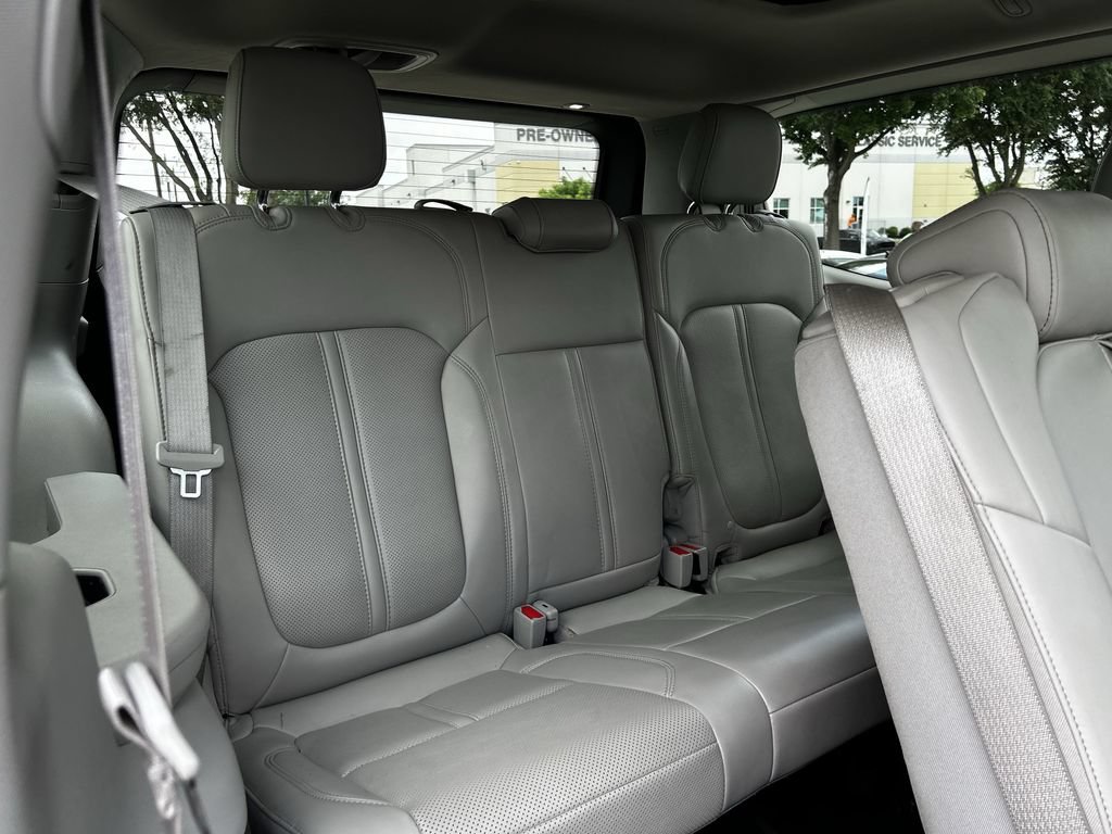 Used 2022 Jeep Wagoneer Series II w/ Premium Group I RWD image 35