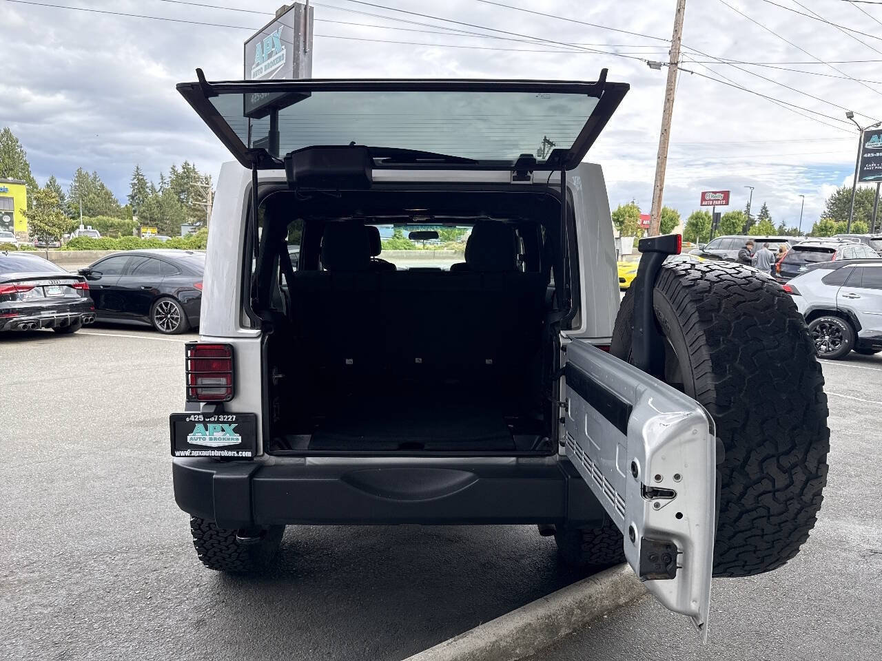 Used 2011 Jeep Wrangler Unlimited Sport AWD/4WD image 6