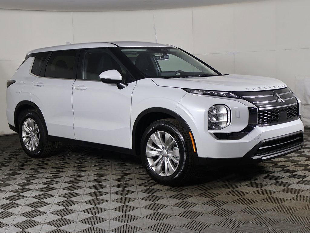 New 2026 Mitsubishi Outlander ES AWD/4WD image 2