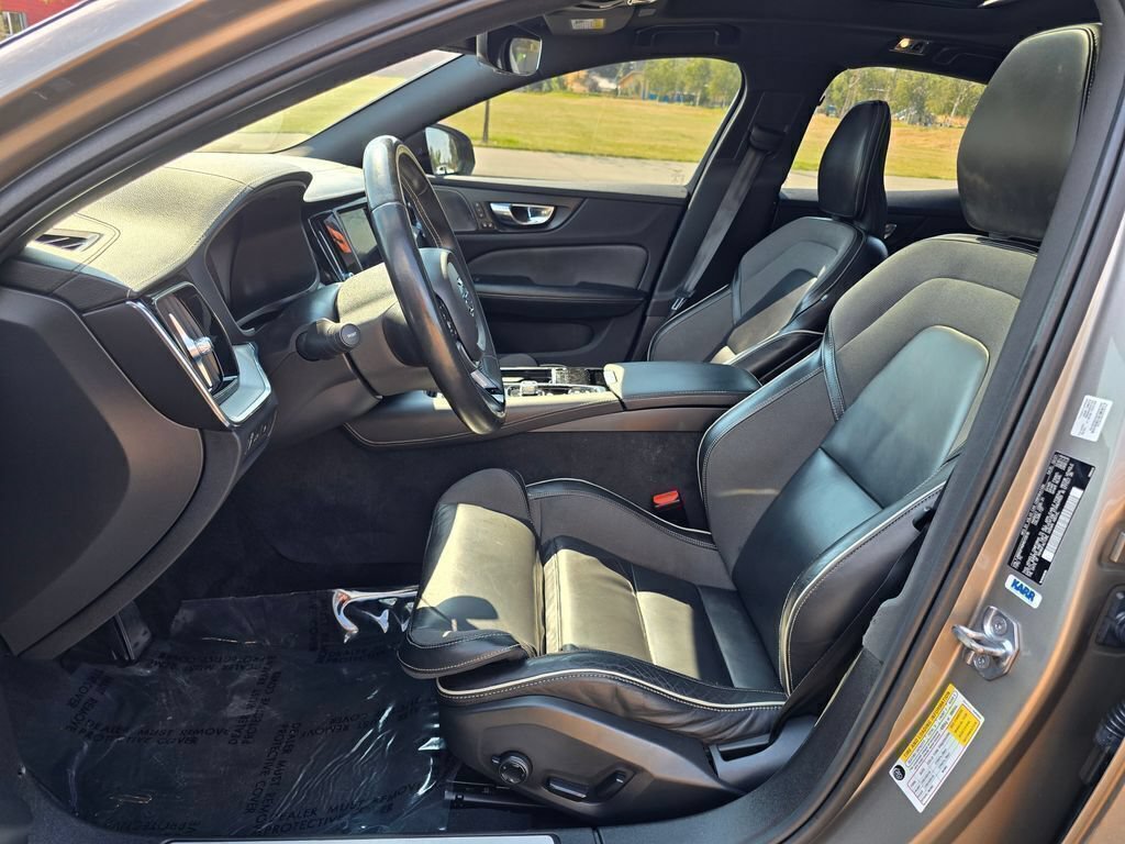 Used 2021 Volvo S60 T8 R-Design w/ Climate Package AWD/4WD image 10
