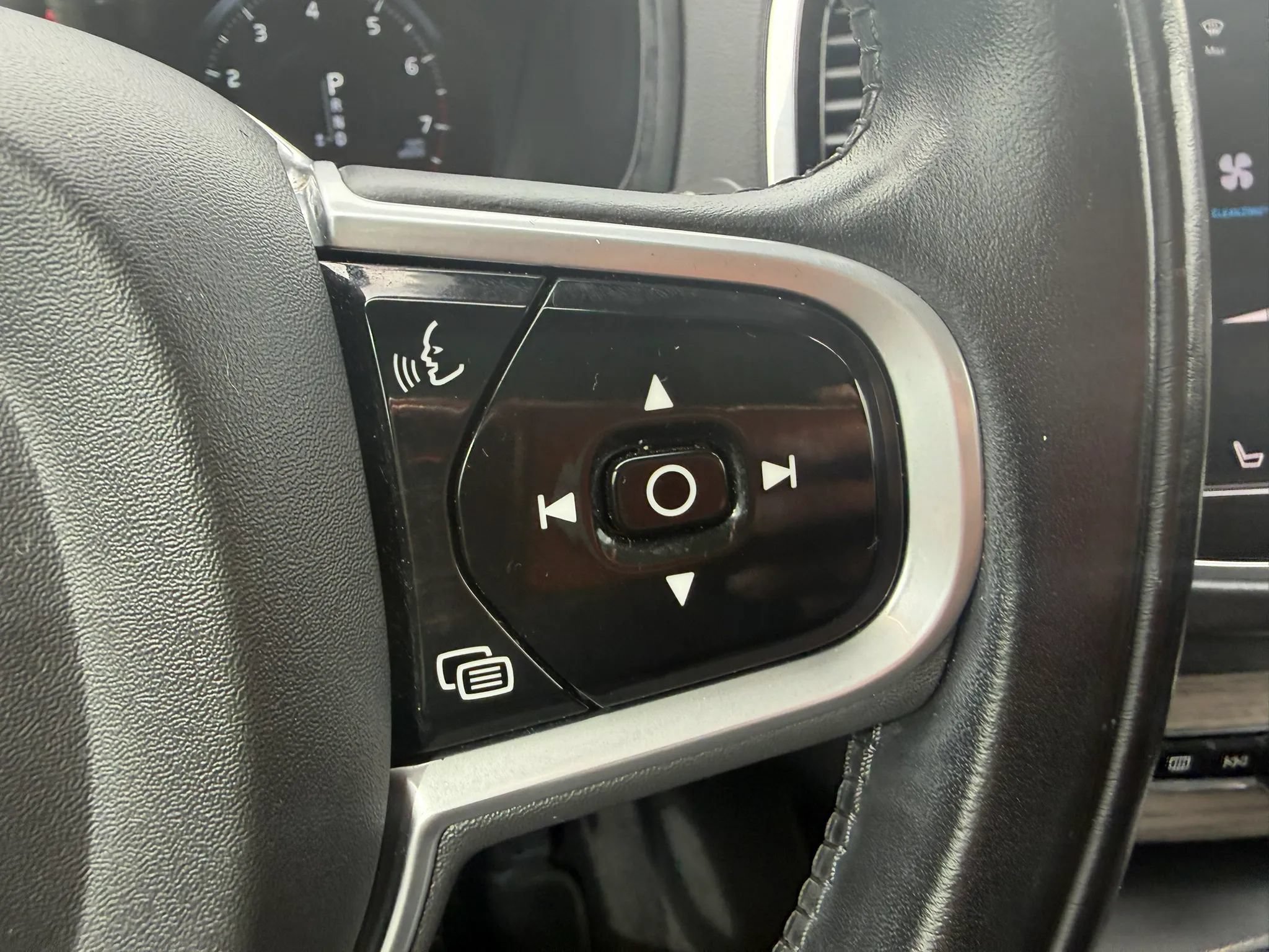 Used 2022 Volvo XC90 T6 Inscription w/ Climate Package AWD/4WD image 13