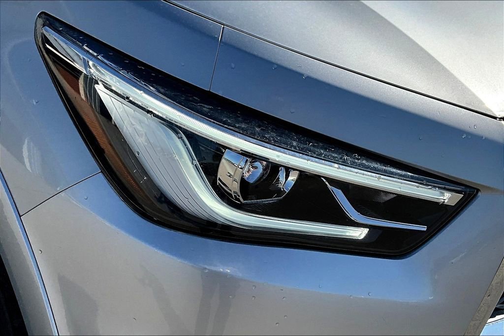 Used 2022 INFINITI QX80 Luxe image 39