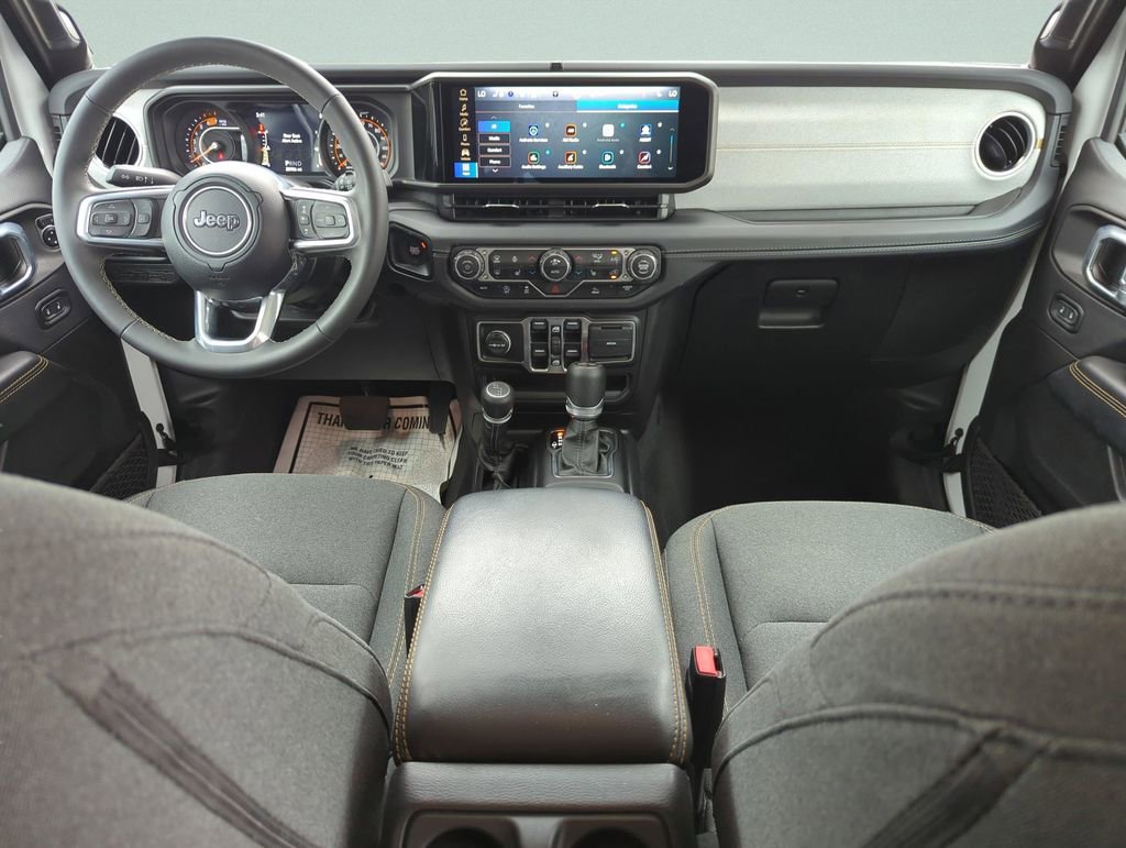Used 2025 Jeep Wrangler Unlimited Sahara AWD/4WD image 19