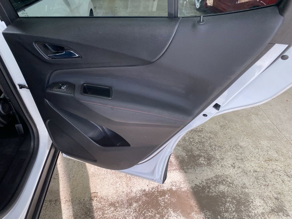 Used 2023 Chevrolet Equinox RS w/ RS Leather Package image 17