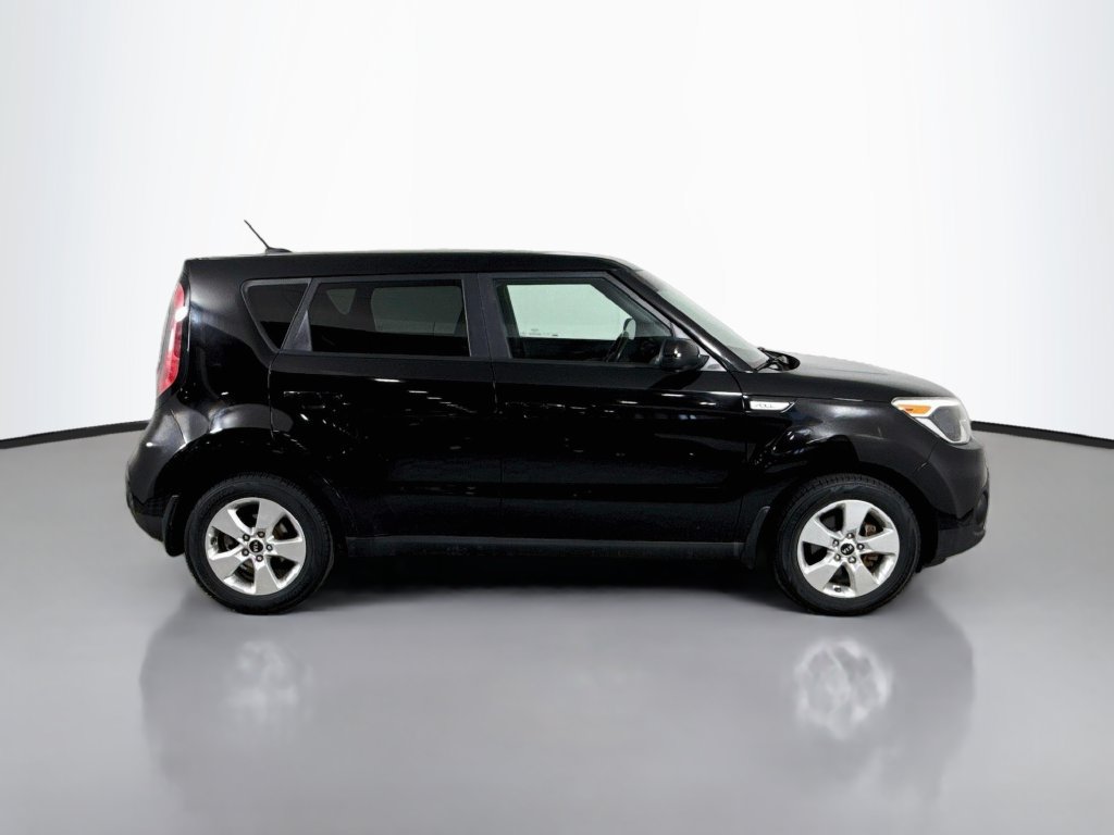 Used 2017 Kia Soul FWD image 4