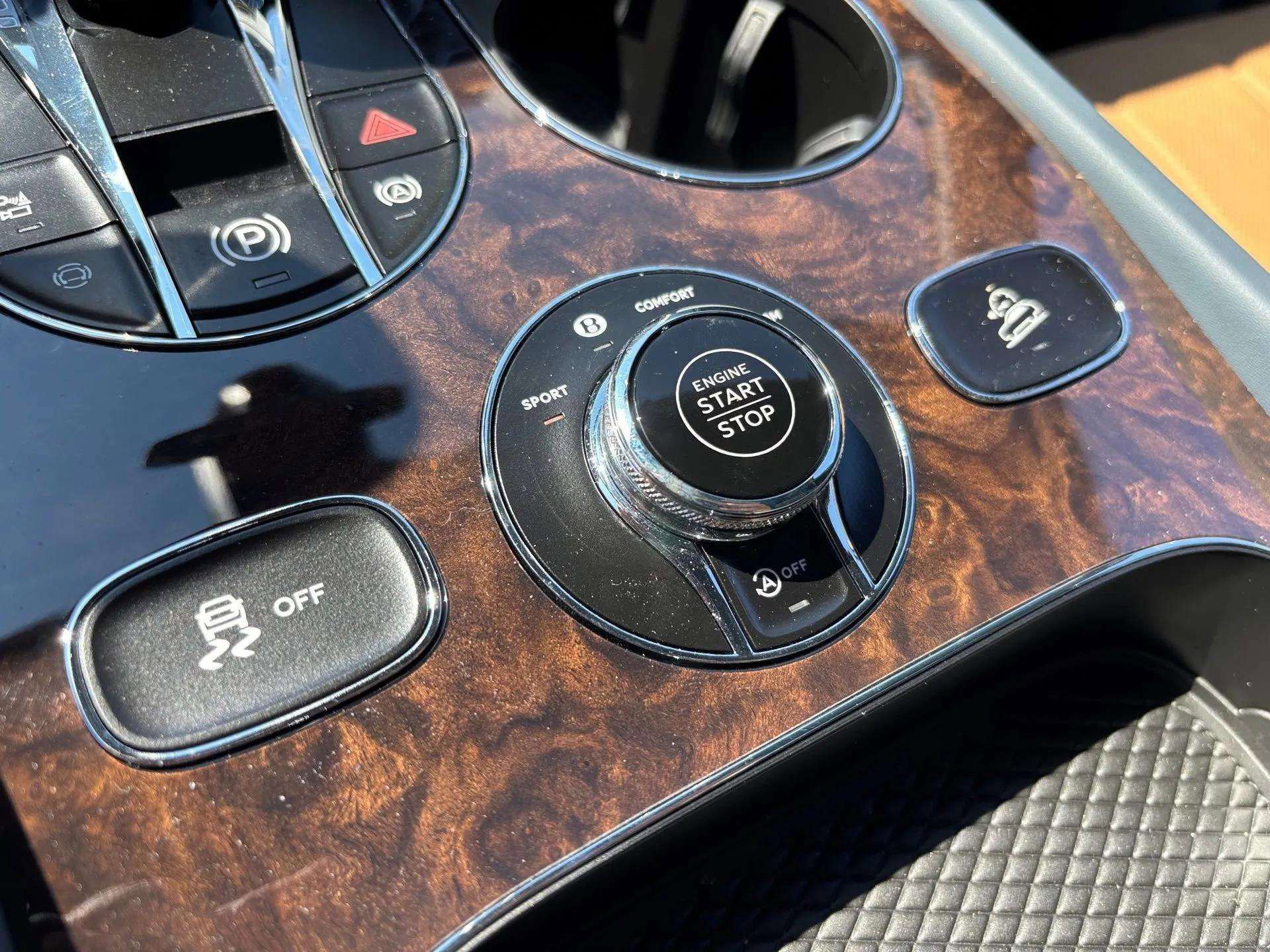 New 2025 Bentley Bentayga Extended Wheelbase image 47