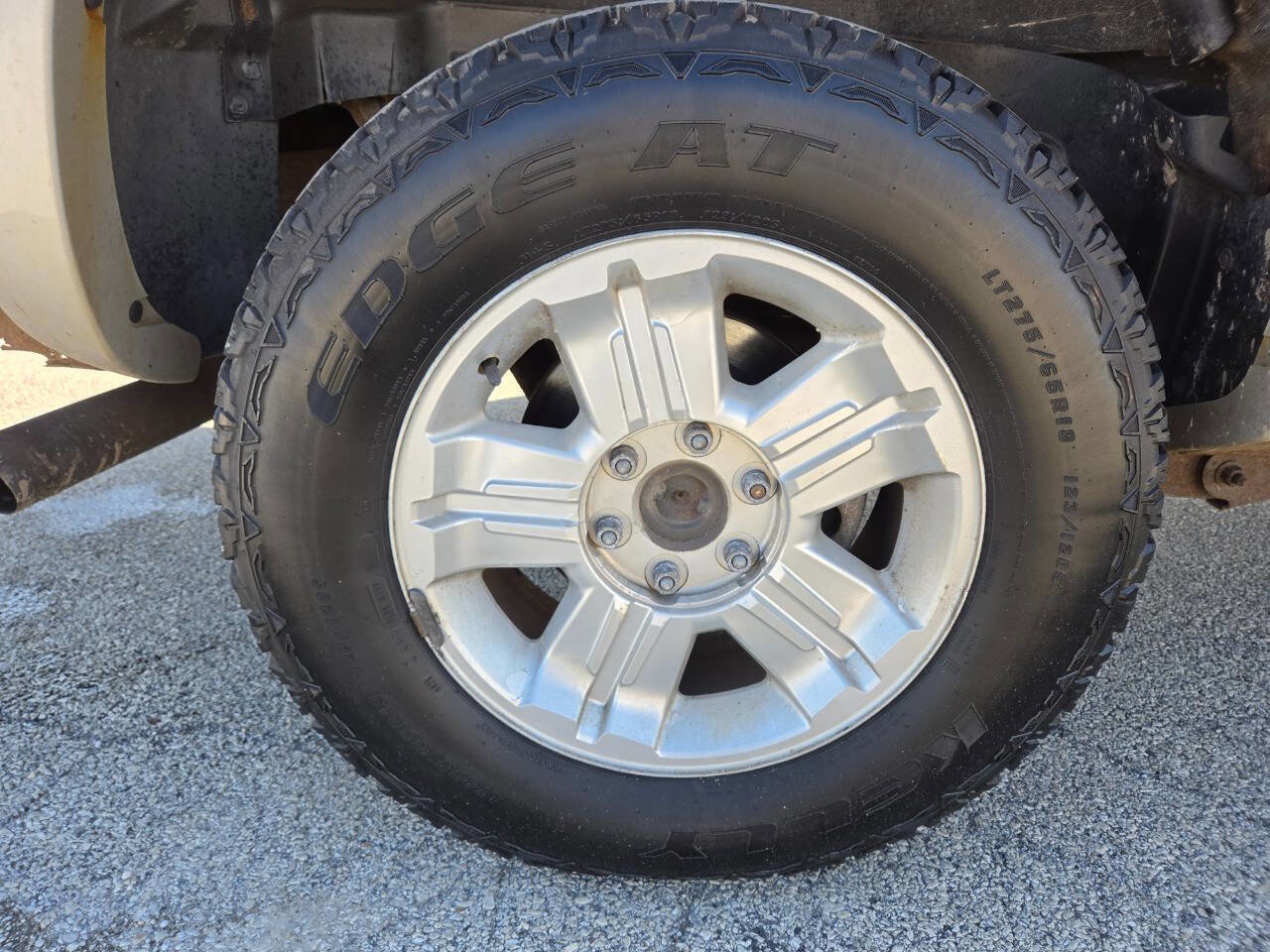 Used 2005 Chevrolet Avalanche Z71 w/ Preferred Equipment Group image 16