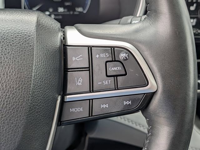 Used 2023 Toyota Highlander Limited image 21