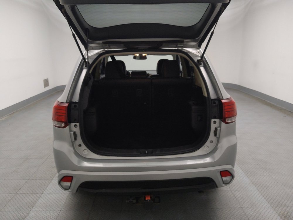 Used 2018 Mitsubishi Outlander SEL image 29