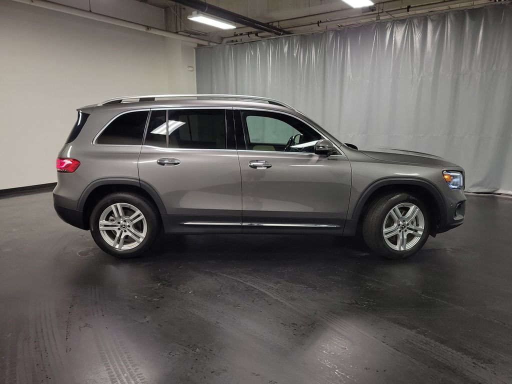 Used 2022 Mercedes-Benz GLB 250 4MATIC w/ Premium Package Lite image 9