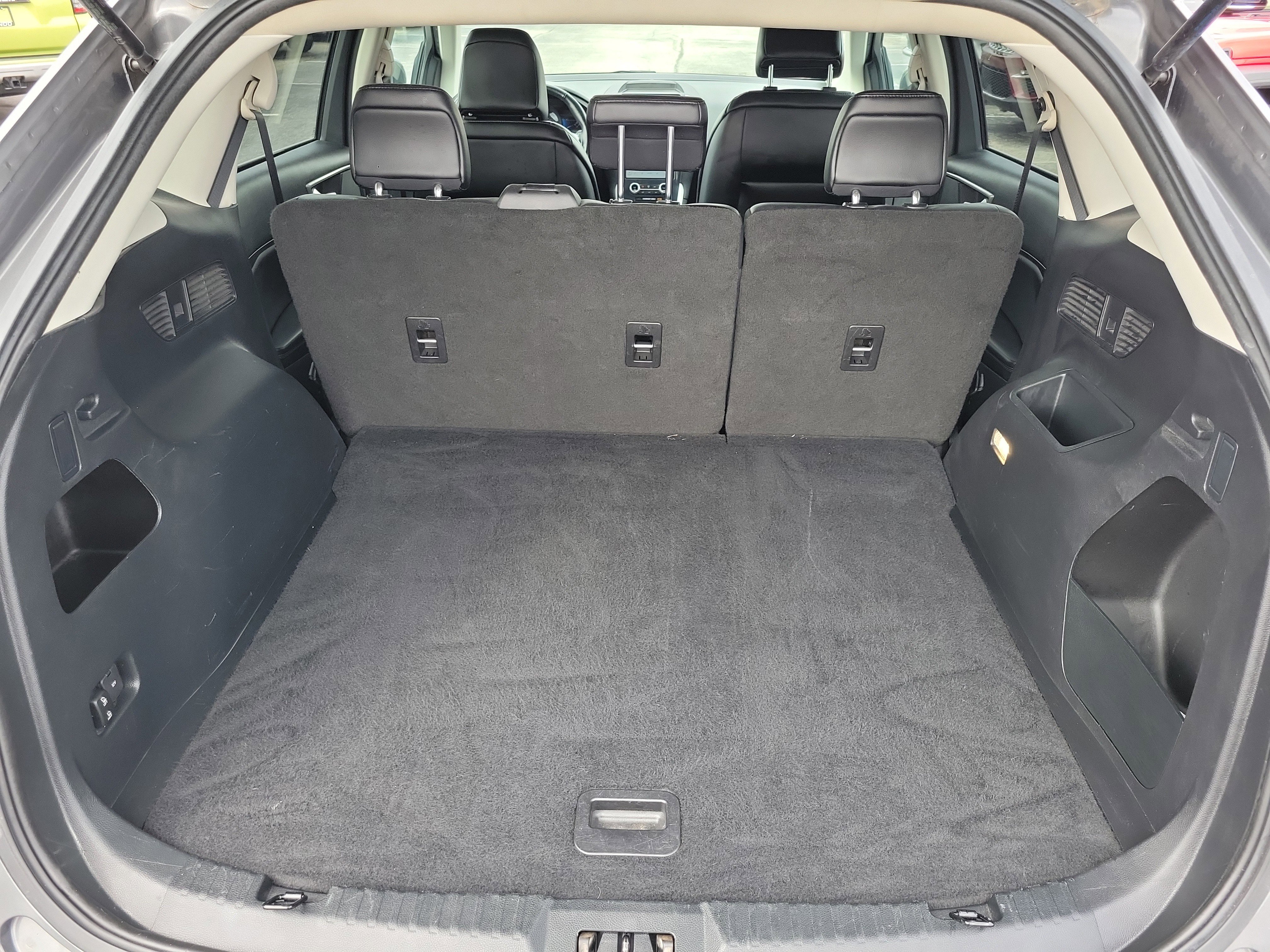 Used 2023 Ford Edge SEL image 9