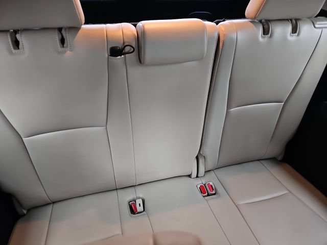 Used 2021 Toyota Highlander Platinum FWD image 12