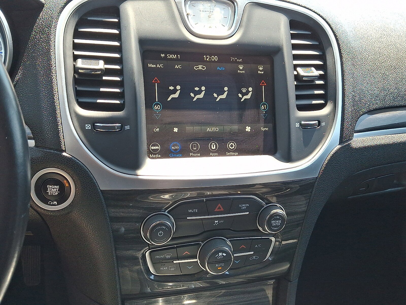 Used 2021 Chrysler 300 Touring w/ Sport Appearance Package RWD image 15