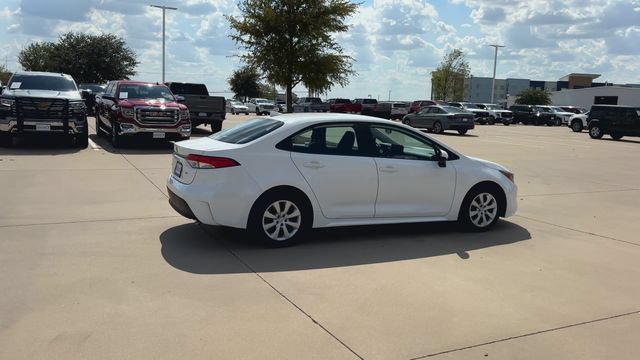 Used 2025 Toyota Corolla LE FWD image 9