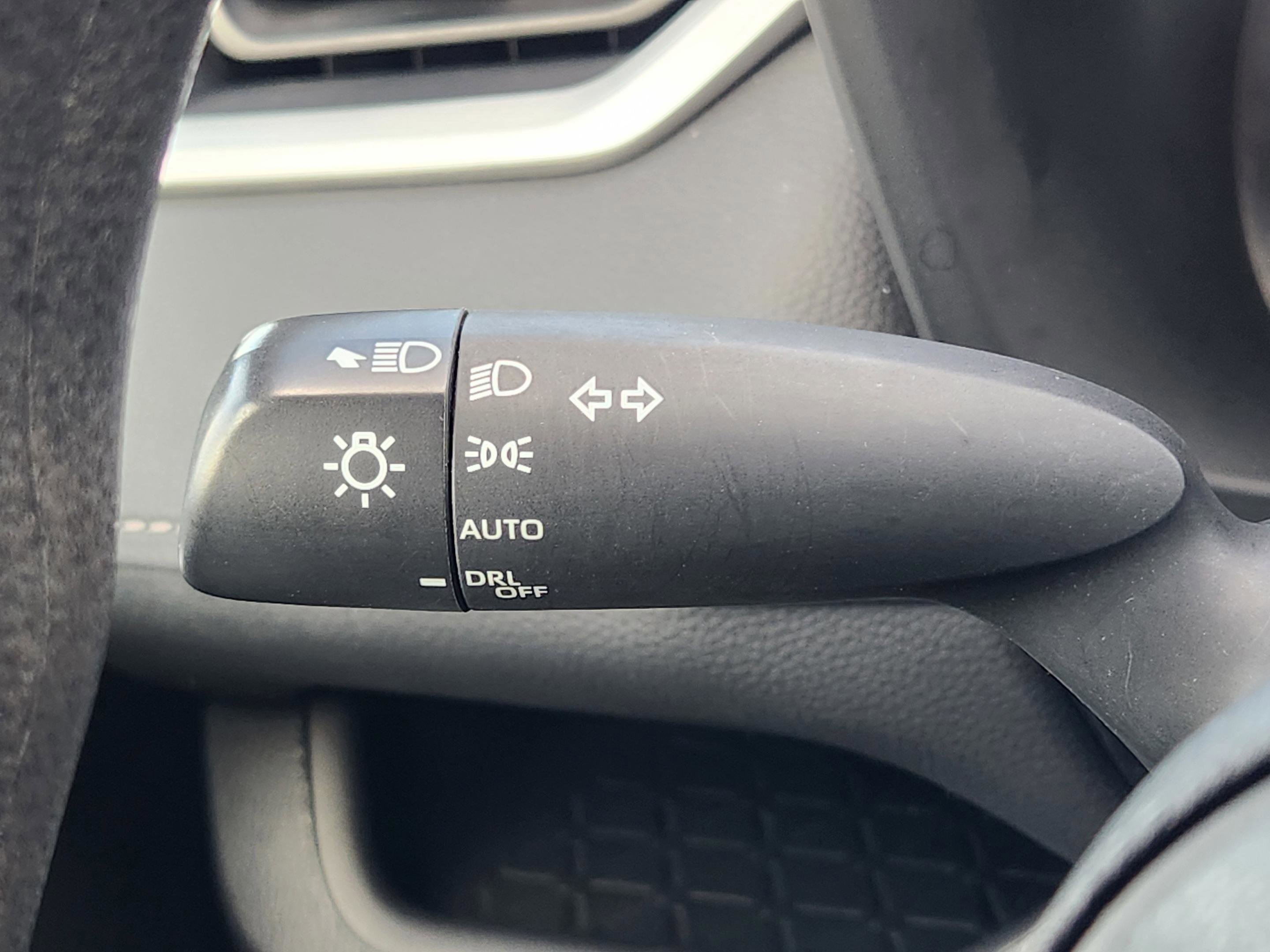 Used 2022 Toyota RAV4 XLE AWD/4WD image 22