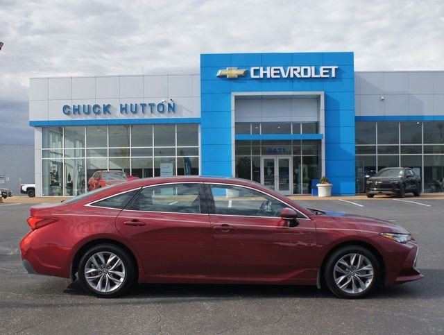 Used 2019 Toyota Avalon XLE w/ Moonroof Package