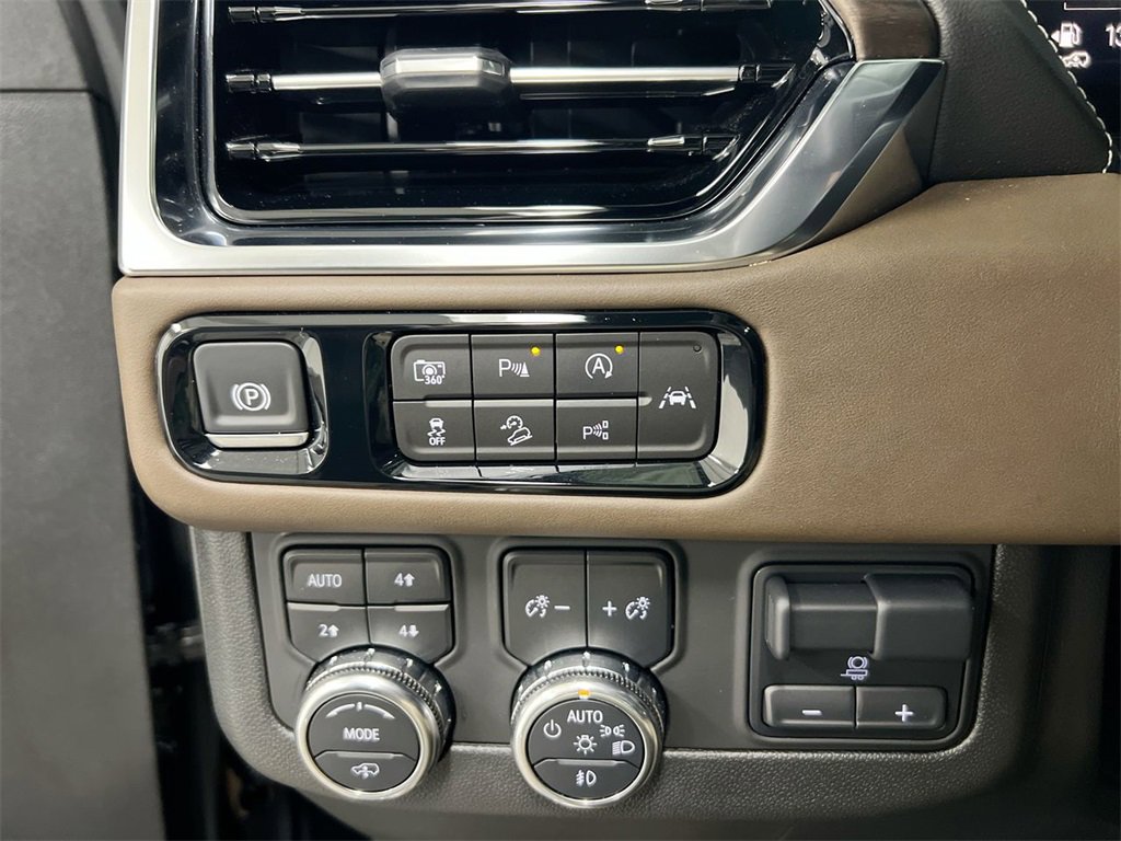 Used 2025 GMC Yukon Denali Ultimate image 18