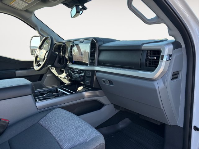 New 2026 Ford F350 XLT w/ XLT Premium Package AWD/4WD image 10