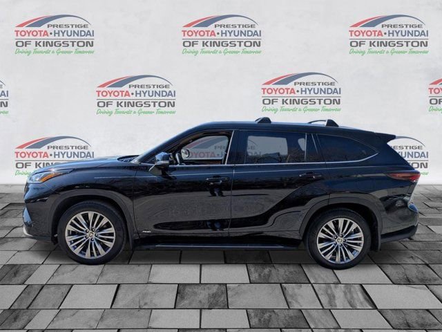 Used 2024 Toyota Highlander Platinum image 7