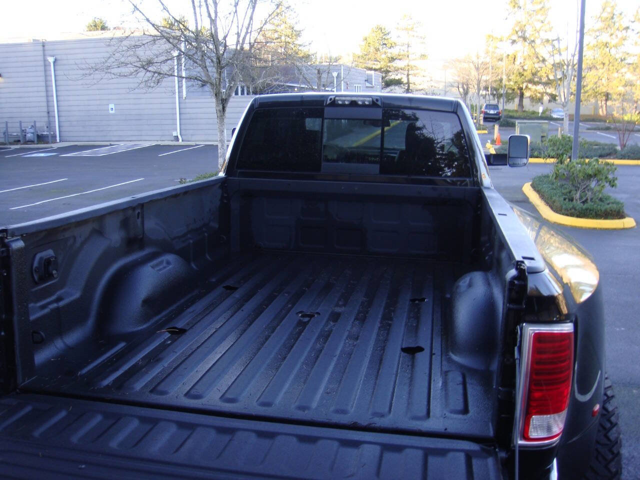 Used 2018 RAM 3500 Laramie w/ Convenience Group image 13