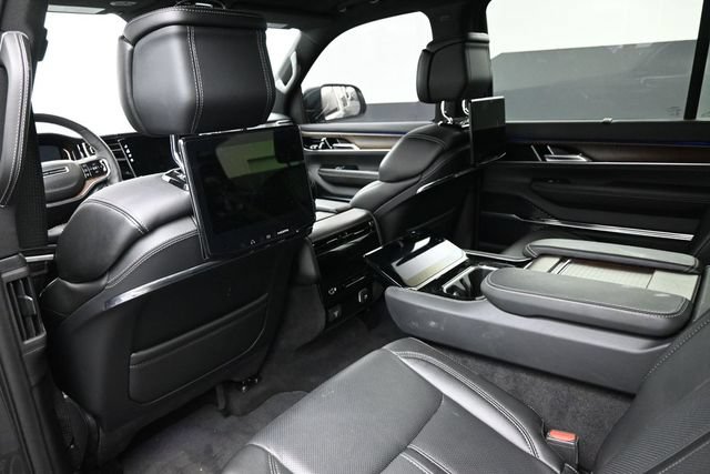 Used 2024 Jeep Grand Wagoneer Series I w/ Convenience Group III AWD/4WD image 11