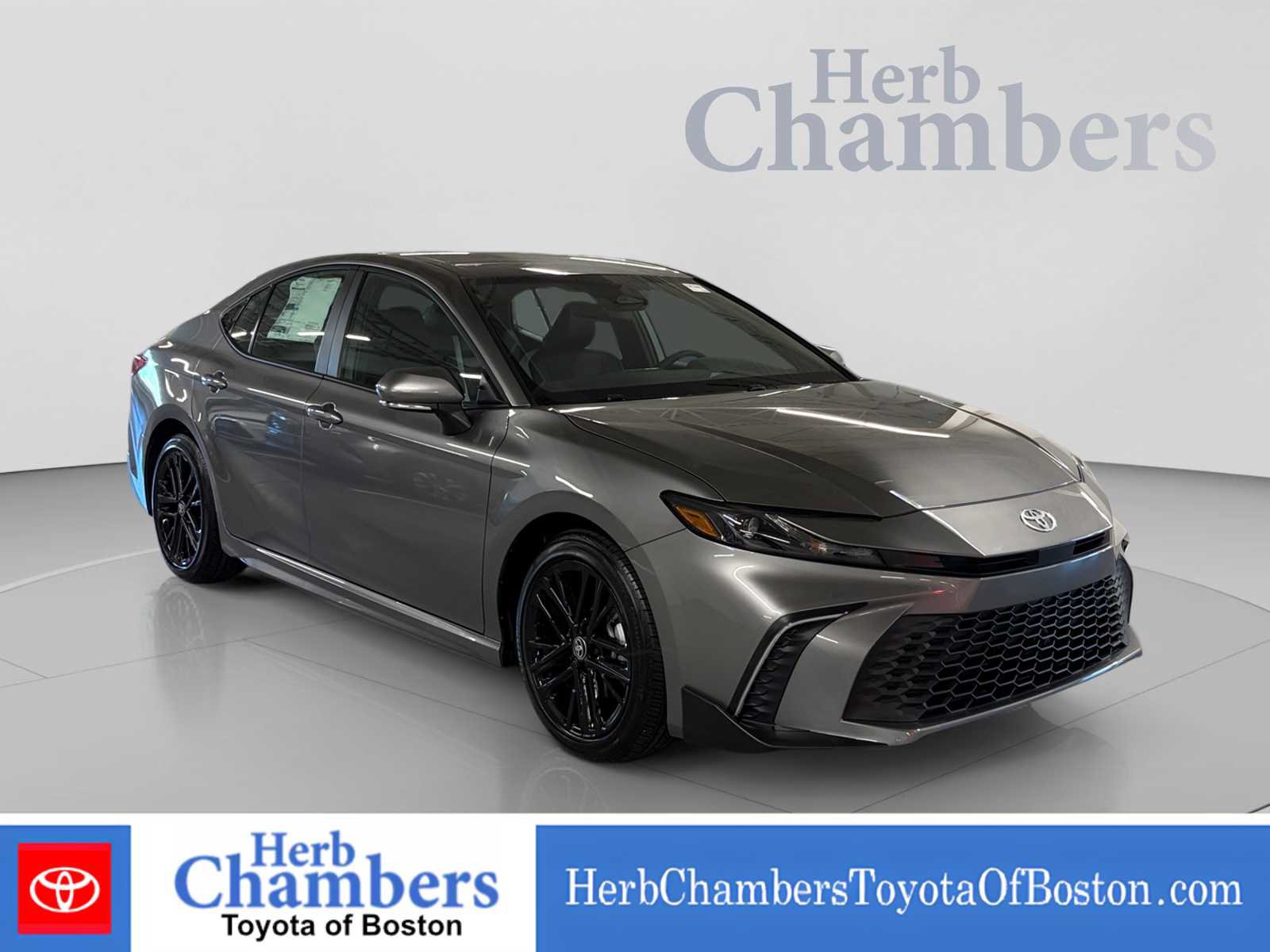 Used 2026 Toyota Camry SE FWD image 1