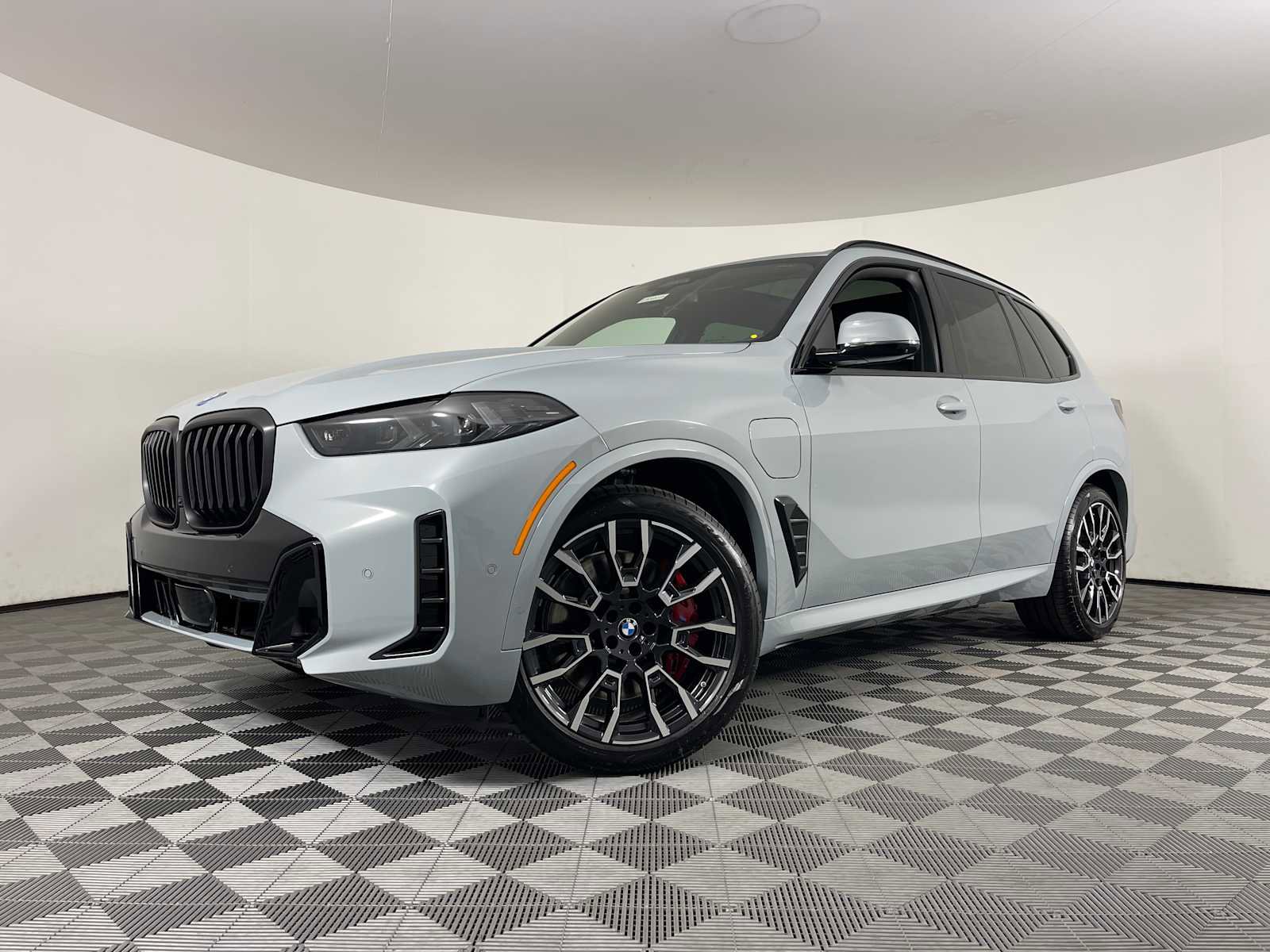 New 2026 BMW X5 xDrive50e w/ M Sport Package