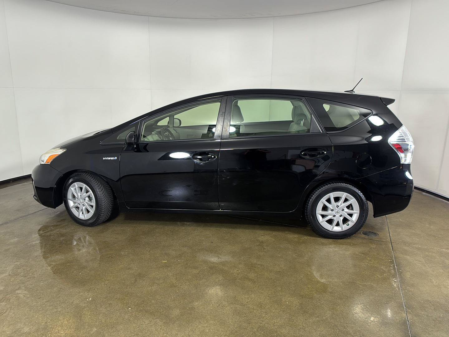 Used 2014 Toyota Prius V Three FWD image 14