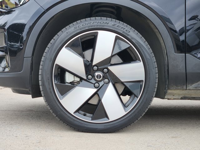 Used 2023 Volvo XC40 Recharge Ultimate image 11