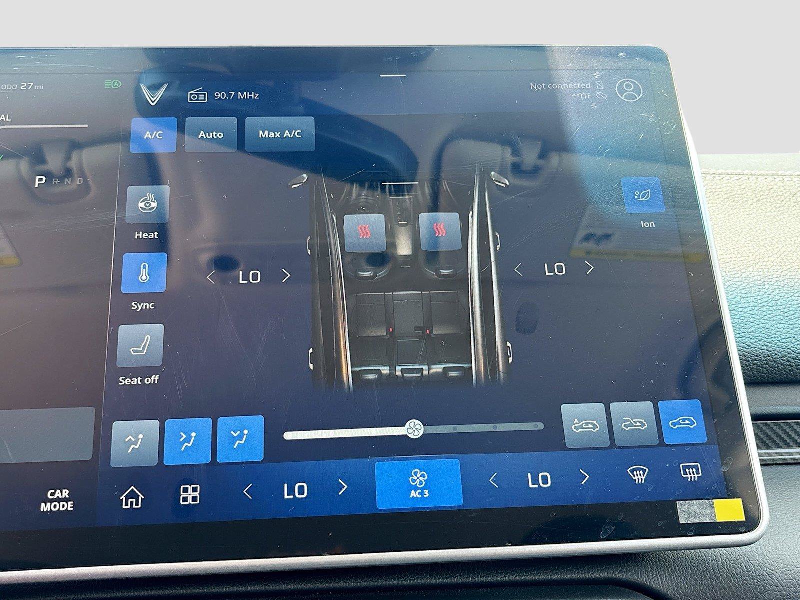 New 2025 VinFast VF 8 Eco AWD/4WD image 15