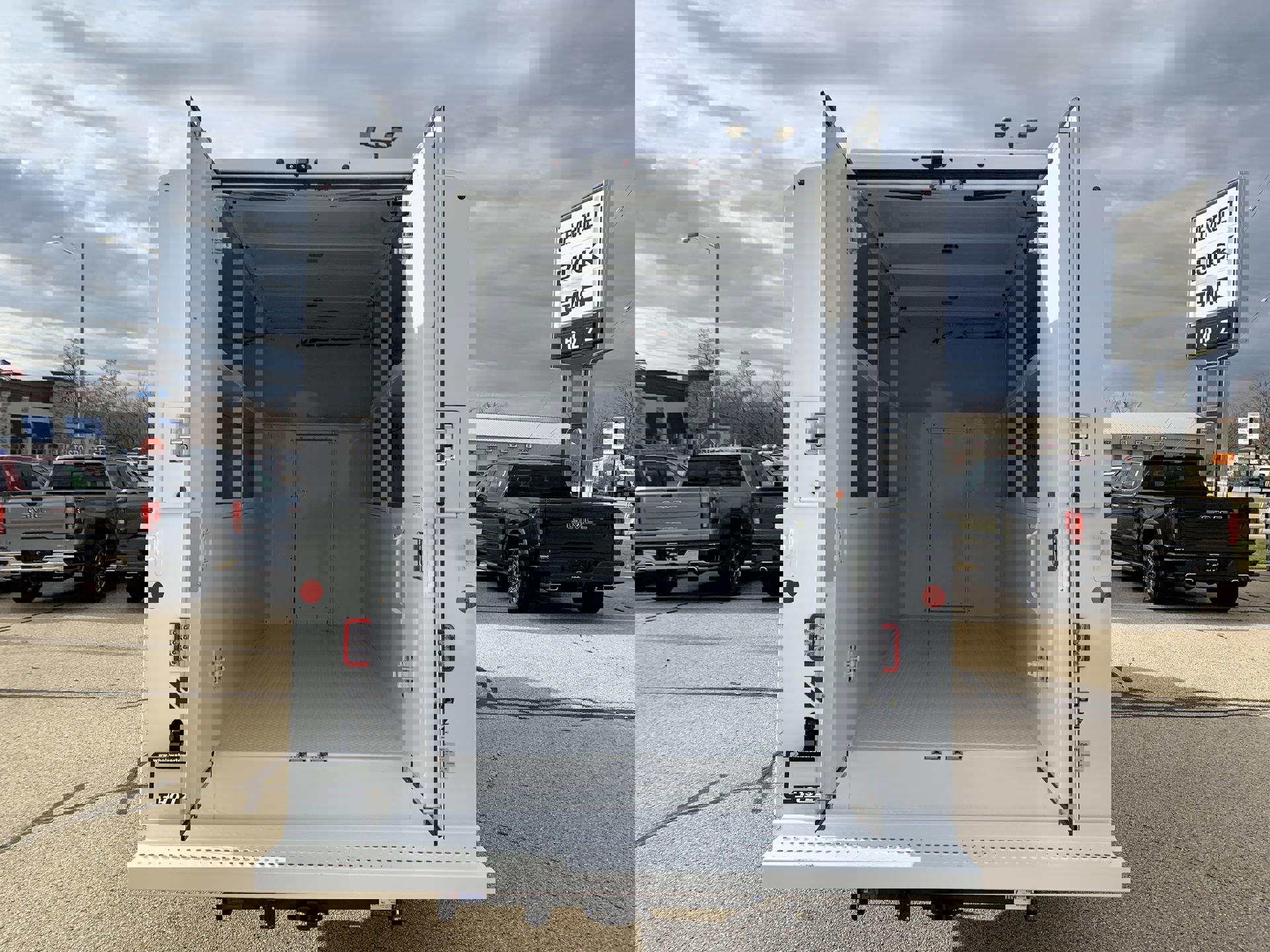 New 2025 GMC Savana 3500 w/ Power Convenience Package image 33