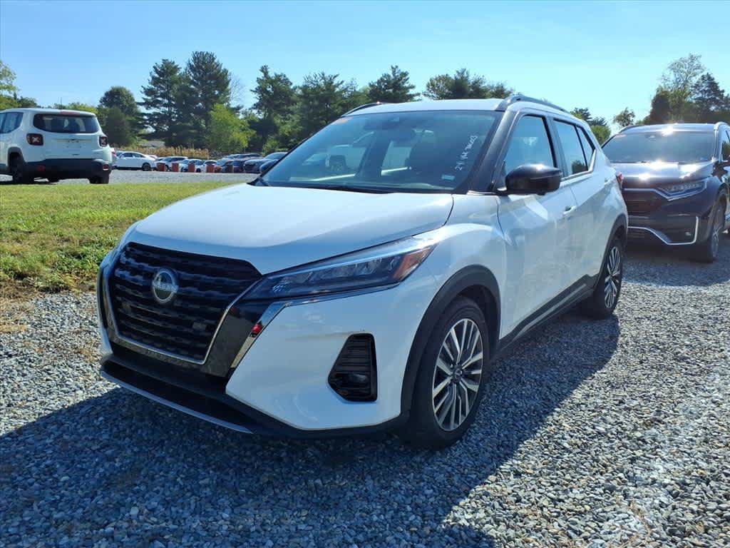 Used 2024 Nissan Kicks SR FWD image 2