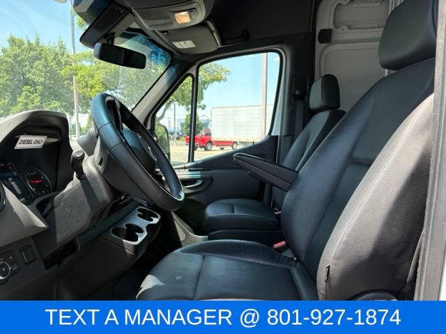 Used 2025 Mercedes-Benz Sprinter 2500 image 14