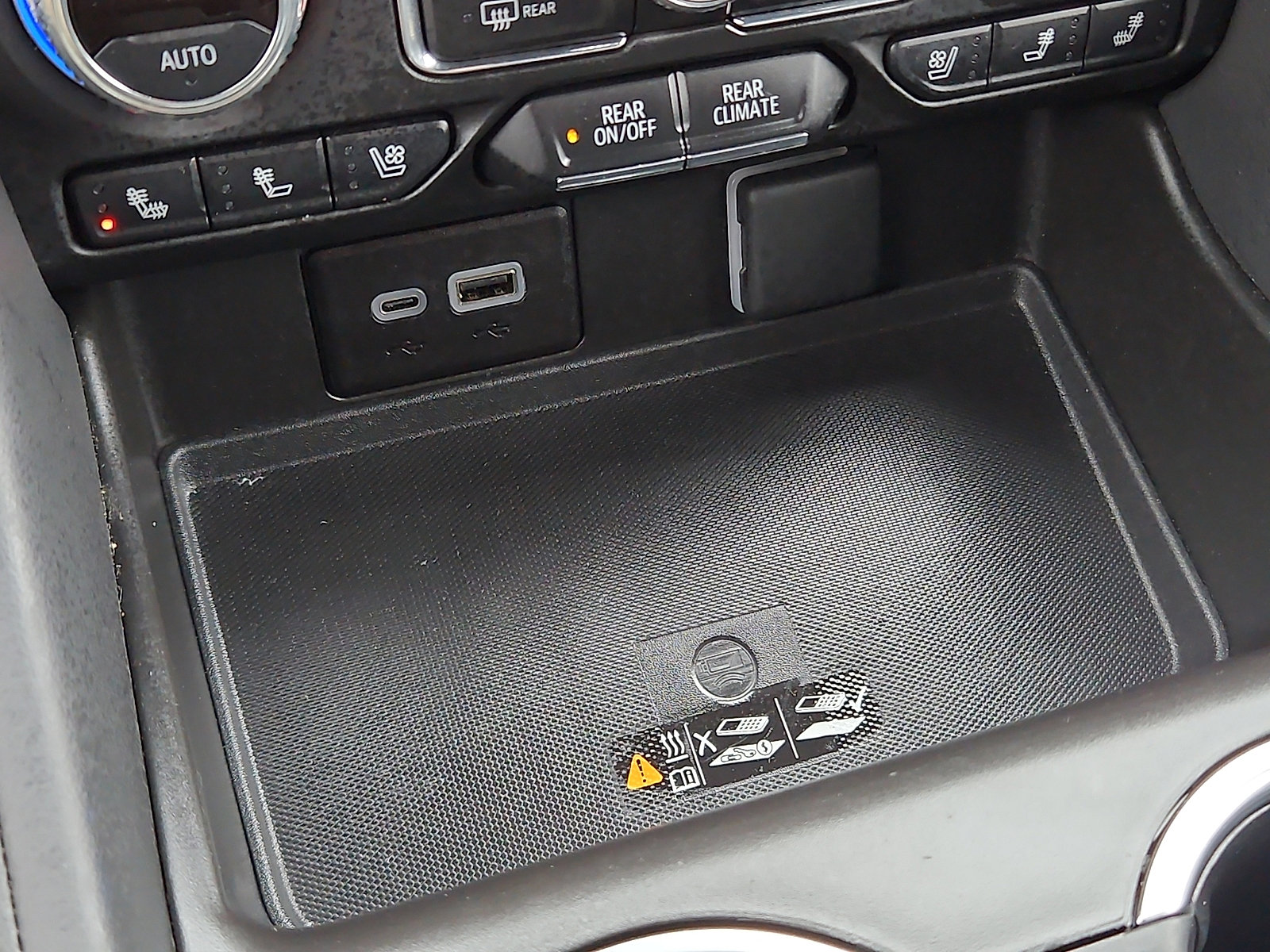 Certified 2024 GMC Yukon XL SLT image 23