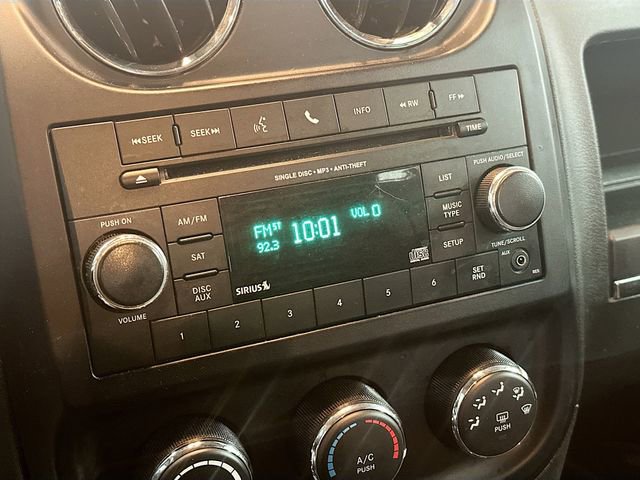 Used 2014 Jeep Patriot Latitude image 12