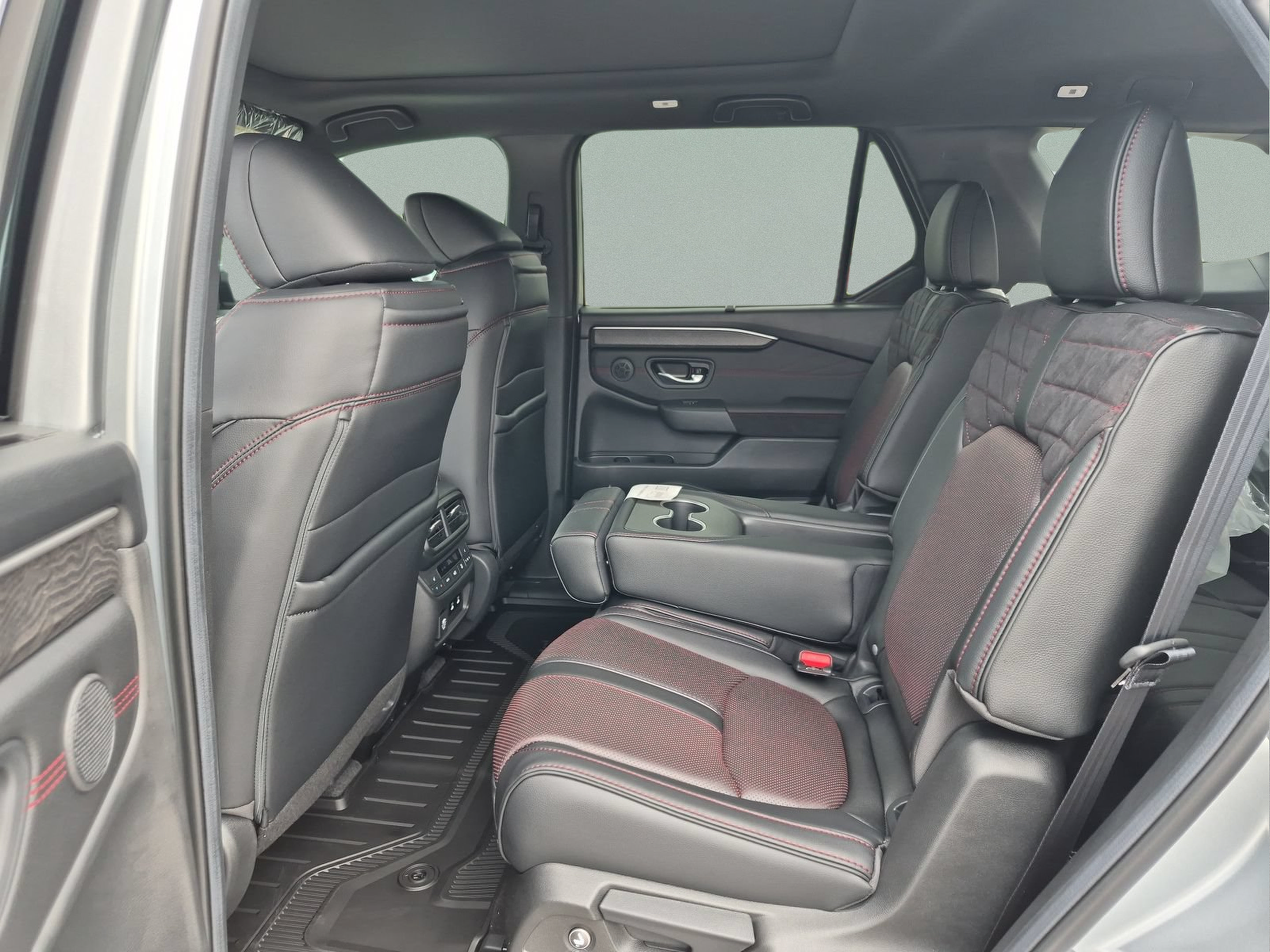 New 2026 Honda Pilot Black Edition image 17