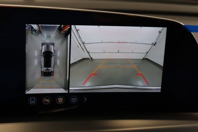 New 2026 Cadillac Lyriq Luxury image 22